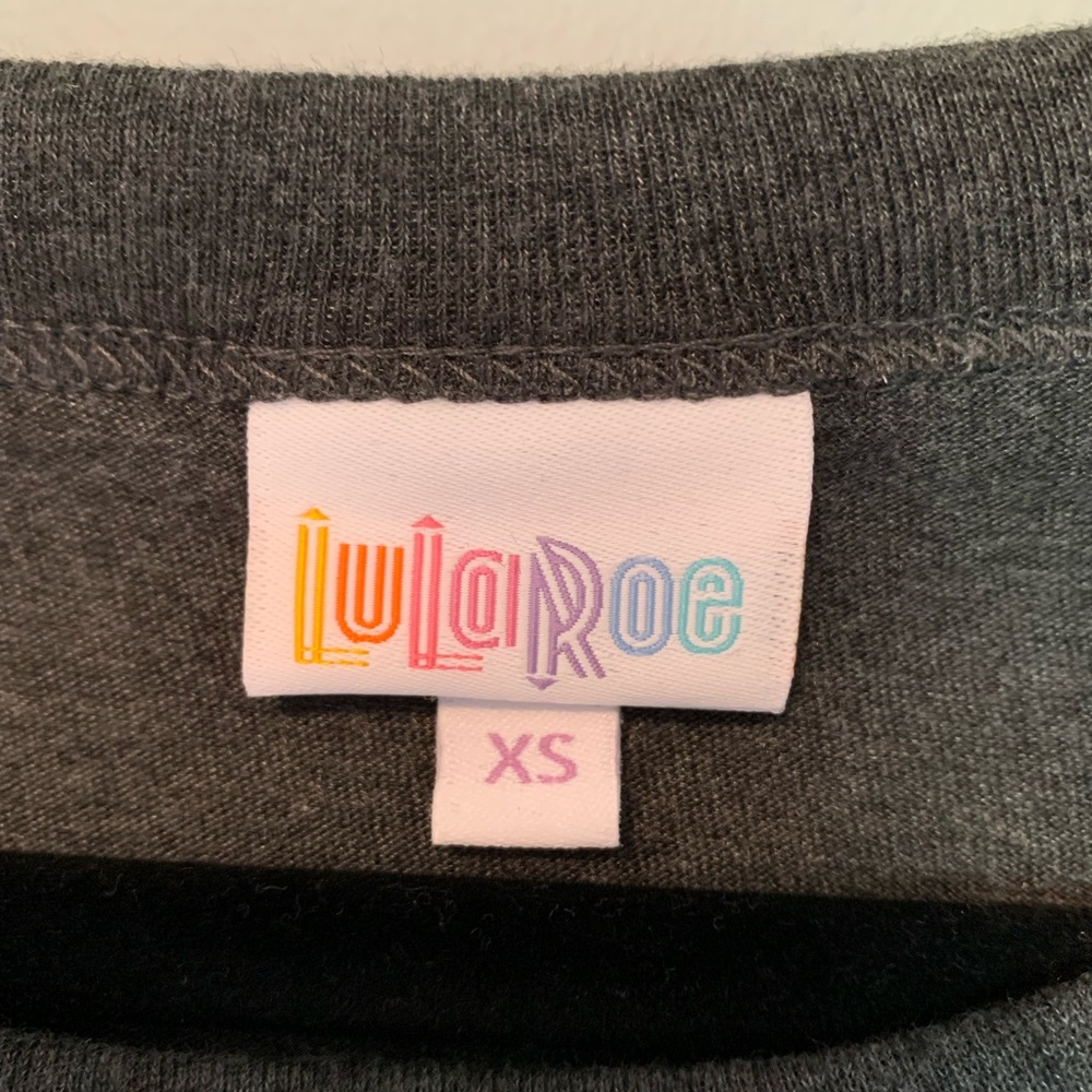 NWT LuLaRoe Liv Christmas Tee Shirt - Picture 4 of 6